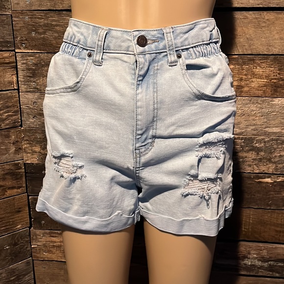 💛10 for $10 or💰BOGO FREE Vanilla Star Mom Jean Shorts - Picture 2 of 8